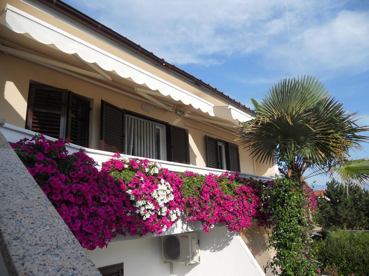 Apartments Mihalic I Baska  Luaran gambar