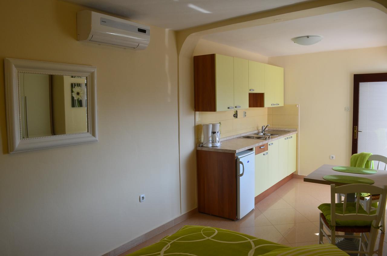 Apartments Mihalic I Baska  Luaran gambar