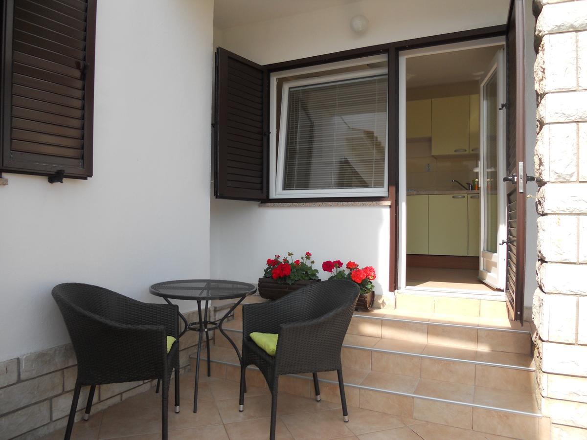 Apartments Mihalic I Baska  Luaran gambar